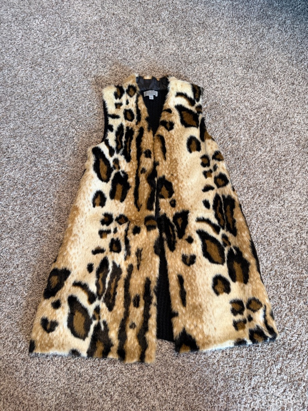 Joseph A Faux Fur Leopard Print Vest in Tan, Black, Brown